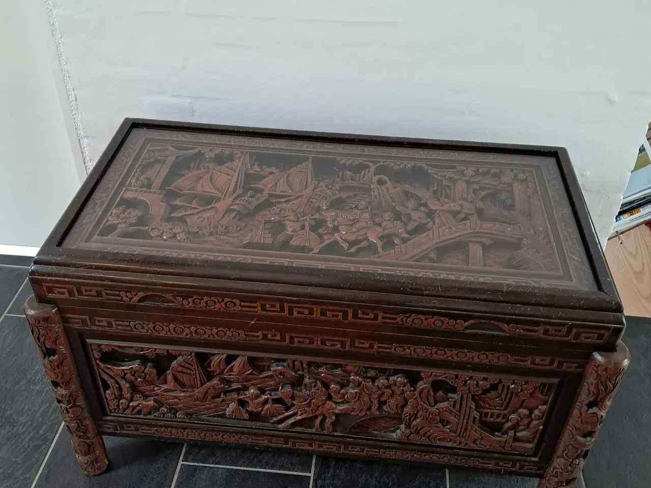 Billede 1 - Kiste fra østen