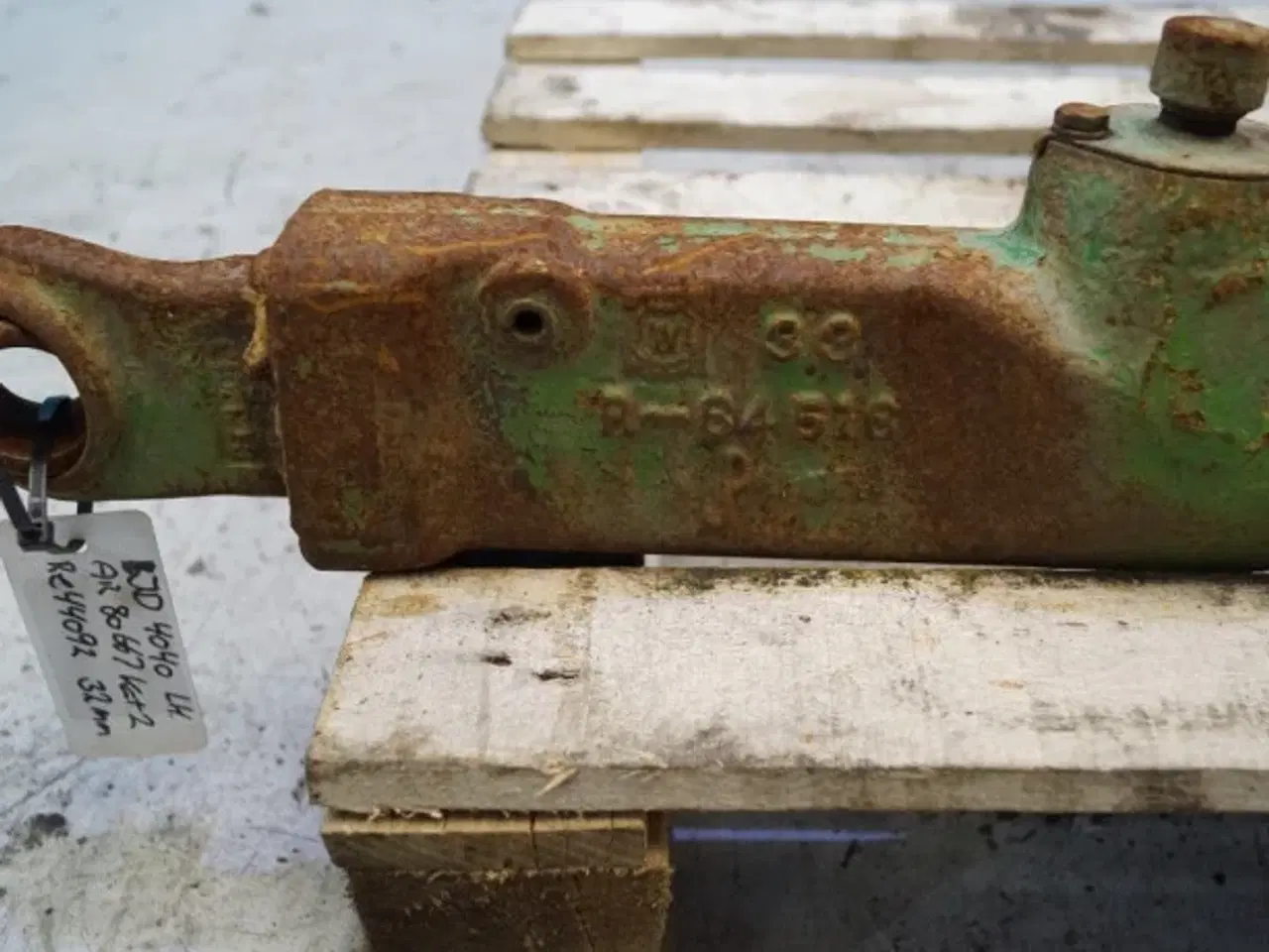 Billede 11 - John Deere 4040 R.H. liftarm AR80666