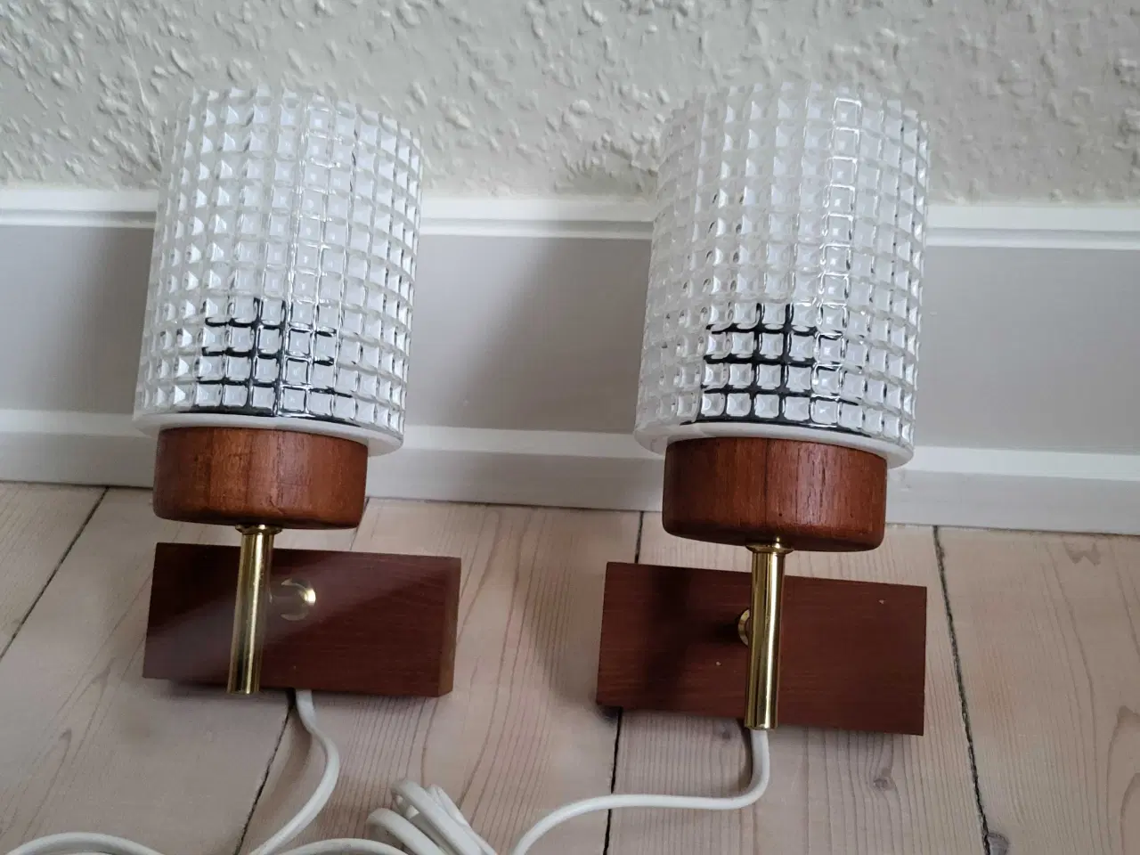 Billede 3 - Vægelampe teak og opal glas
