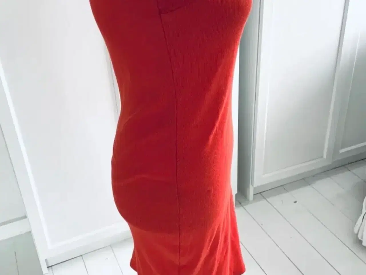 Billede 2 - Kjole, tubekjole fra Gina Tricot 