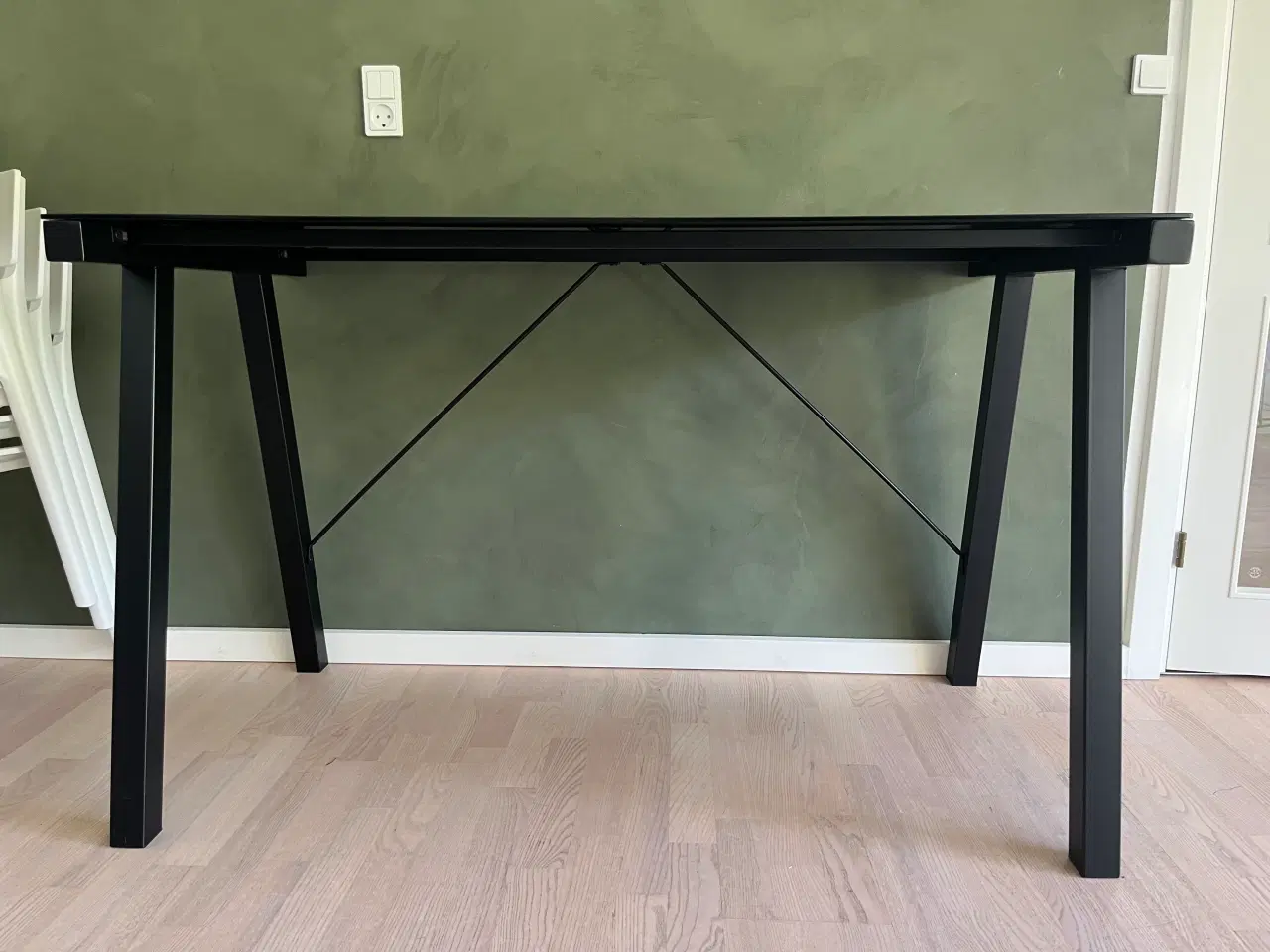 Billede 2 - Skrivebord i metal