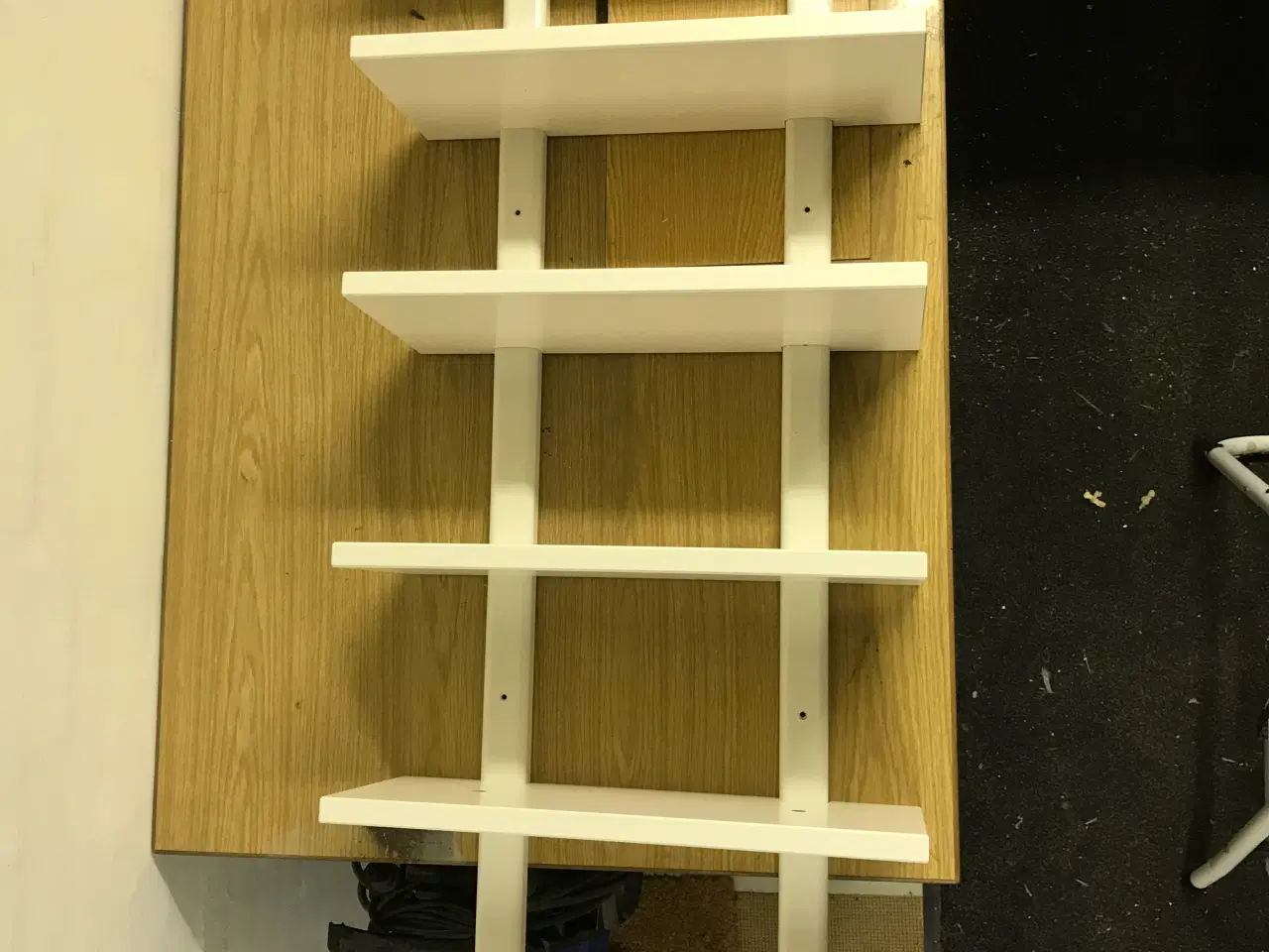 Billede 5 - Enkel reol i hvidt træ