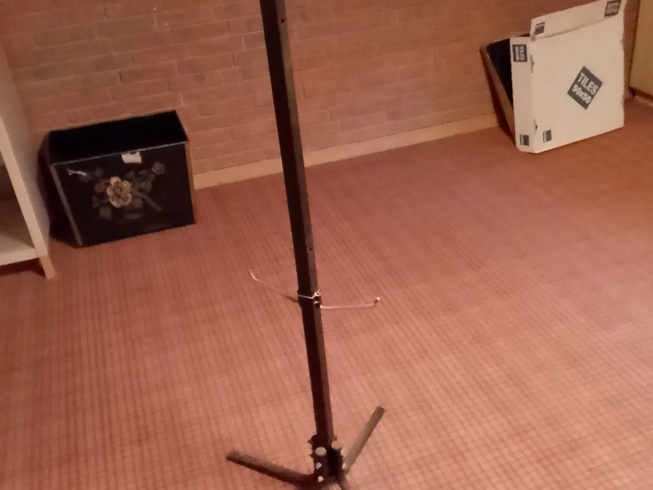 Billede 1 - Holder/stativ til bildæk.