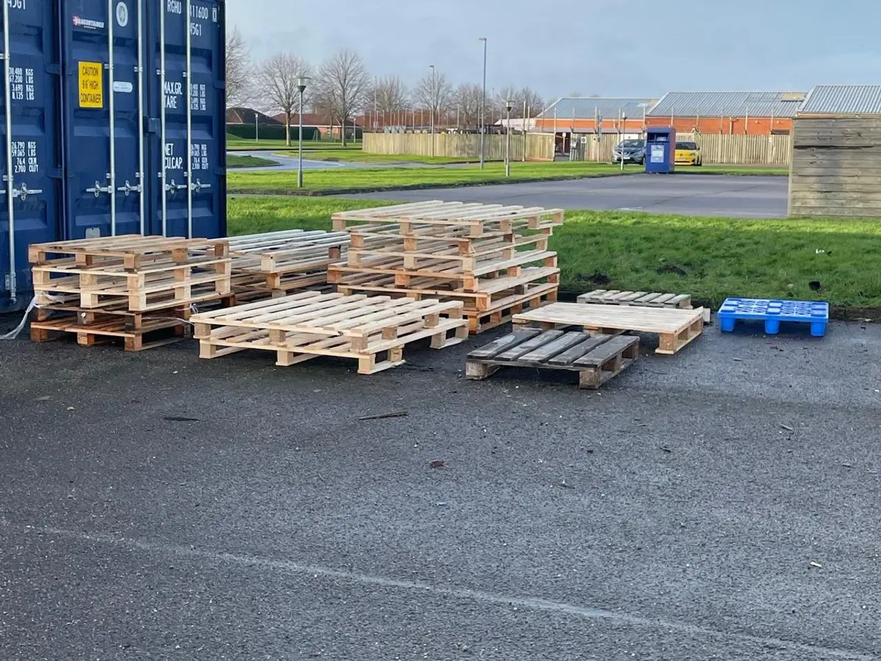 Billede 1 - Engangspaller og diverse træ til afhentning