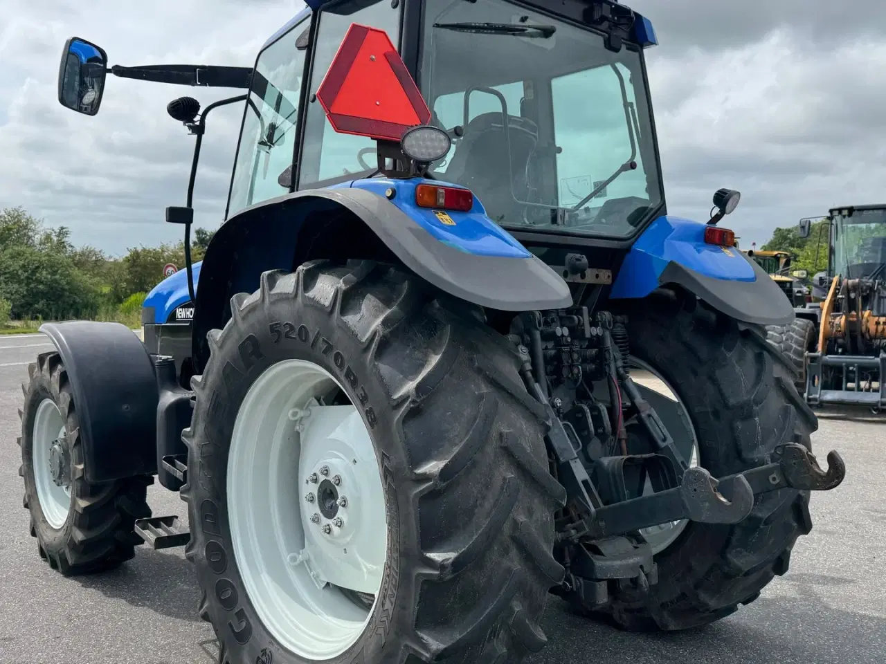 Billede 7 - New Holland TM 125 KUN 3600 TIMER OG AFFJEDRET KABINE!