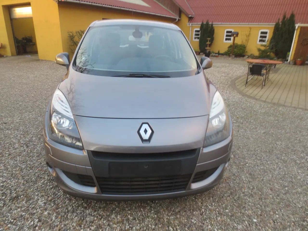 Billede 2 - Renault Scenic 1.9 DCi Nysynet m/træk