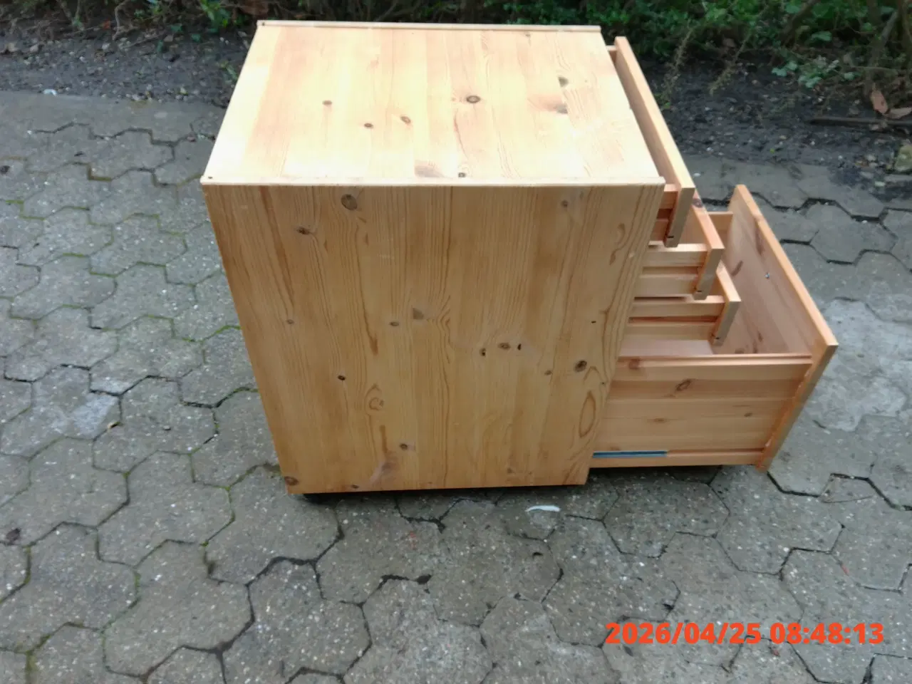 Billede 3 - Lille kommode med 4 skuffer