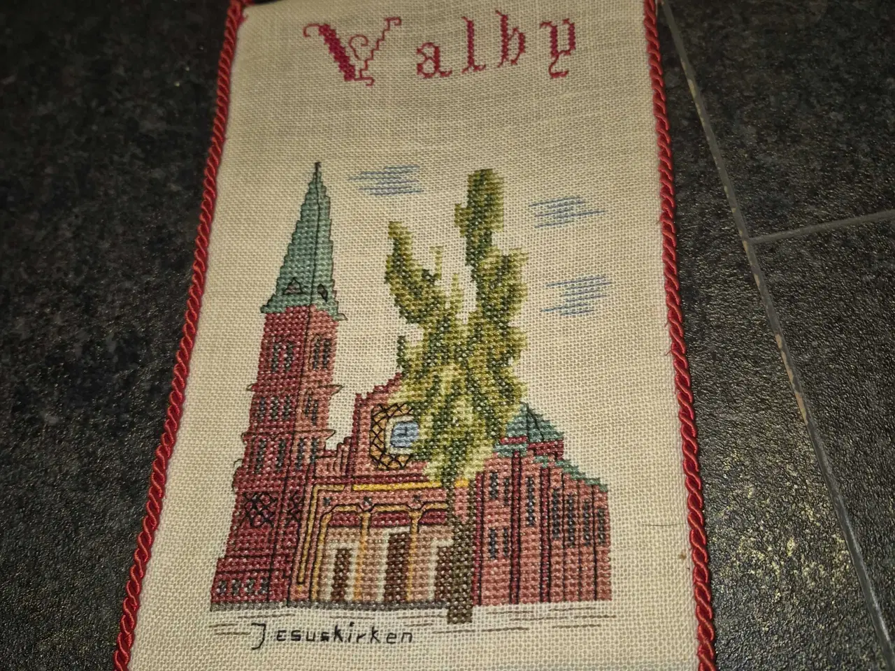 Billede 6 - Broderet klokkestreng pver Valby