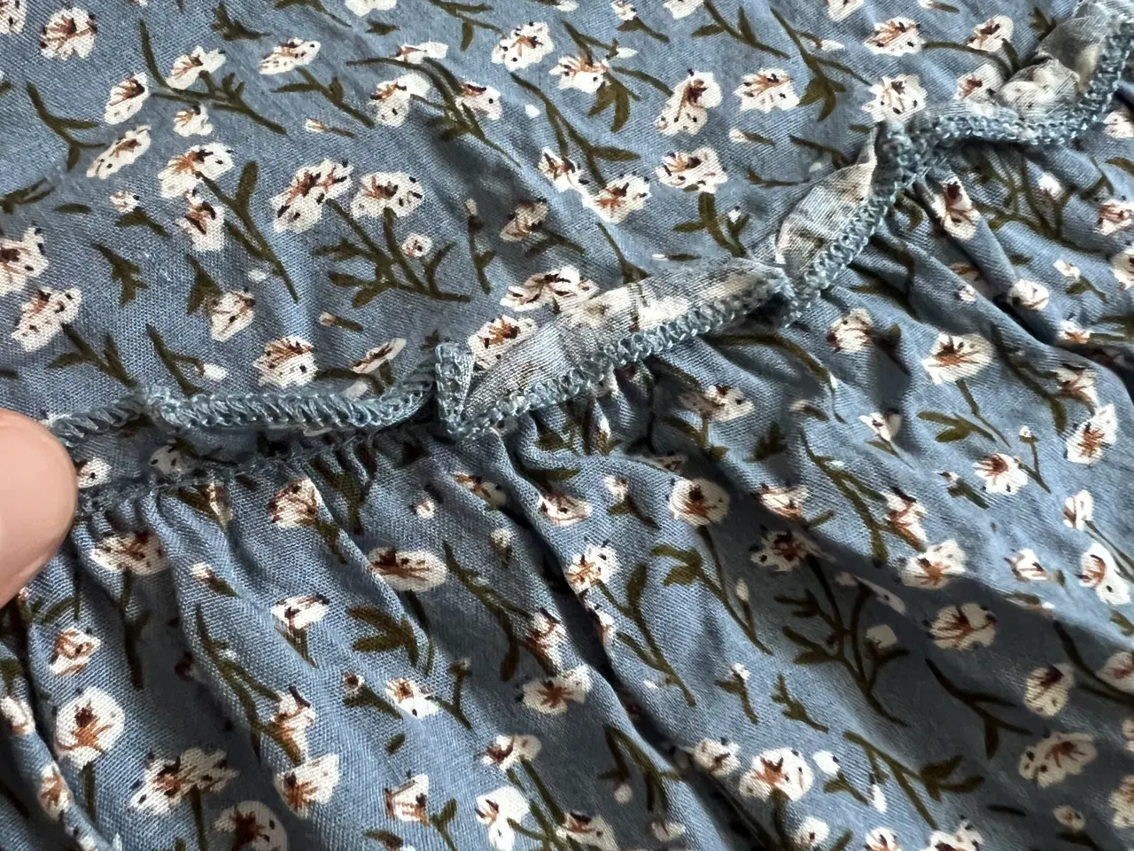 Billede 2 - Kjole med blomstermønster 