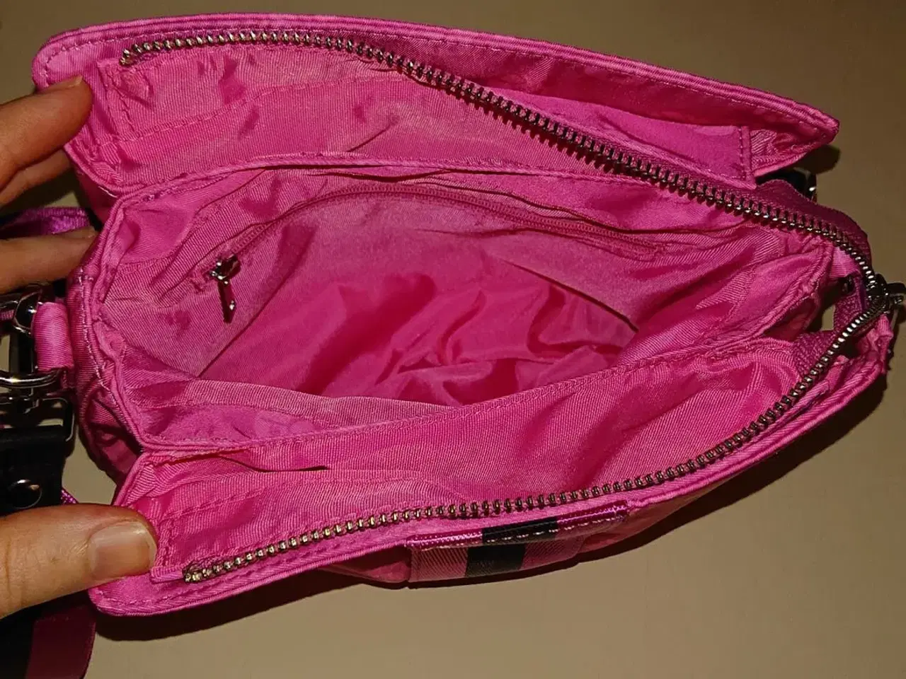 Billede 2 - Pink taske ny 