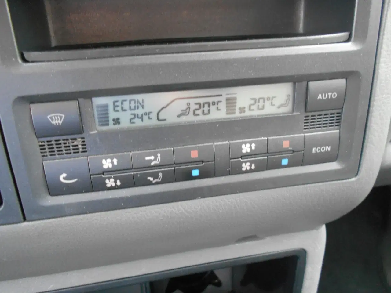 Billede 4 - VW Caravelle 2,5 TDi 174