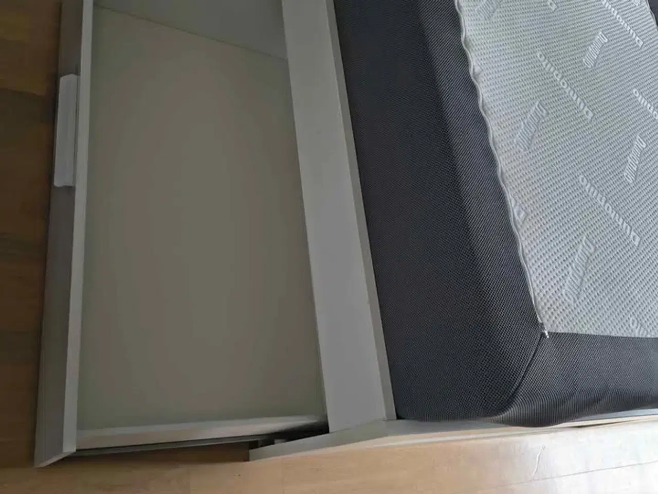 Billede 1 - 180x200 Brimnes seng med Dunlopillo madrasser 