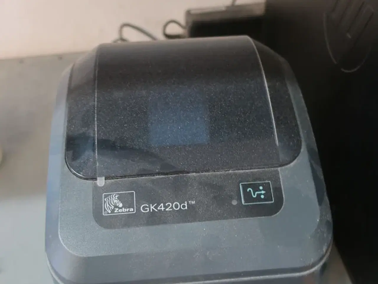 Billede 4 - Reol med labelprinter ZEBRA GK 420d, computer HP, printer BROTHER m.m.
