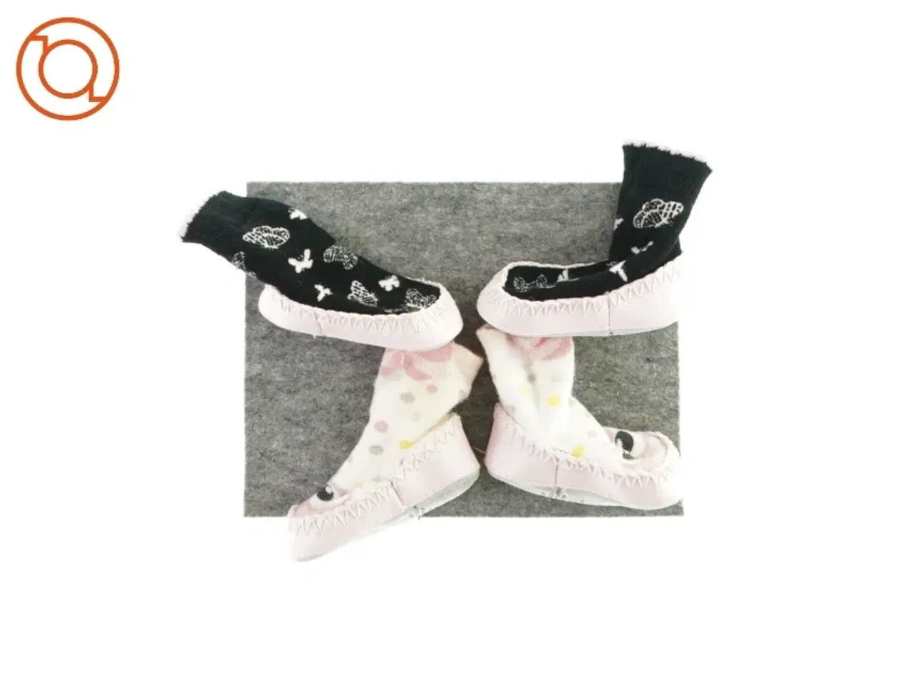 Billede 1 - Babysko fra H&M (str. 16-17)