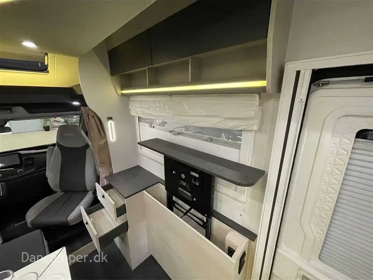 Billede 16 - 2024 - Chausson 660 Titanium ULTIMATE   UNDER KLARGØRING! Chausson 660 Titanium ULTIMATE, Elcykelholder, Lithiumbatterier, Induktionsplade, 3000W inverter