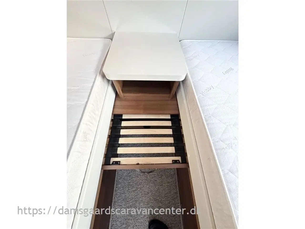 Billede 15 - 2019 - Hobby Excellent 560 LU   Enkeltsenge - Mover - Gulvvarme - Fortelt