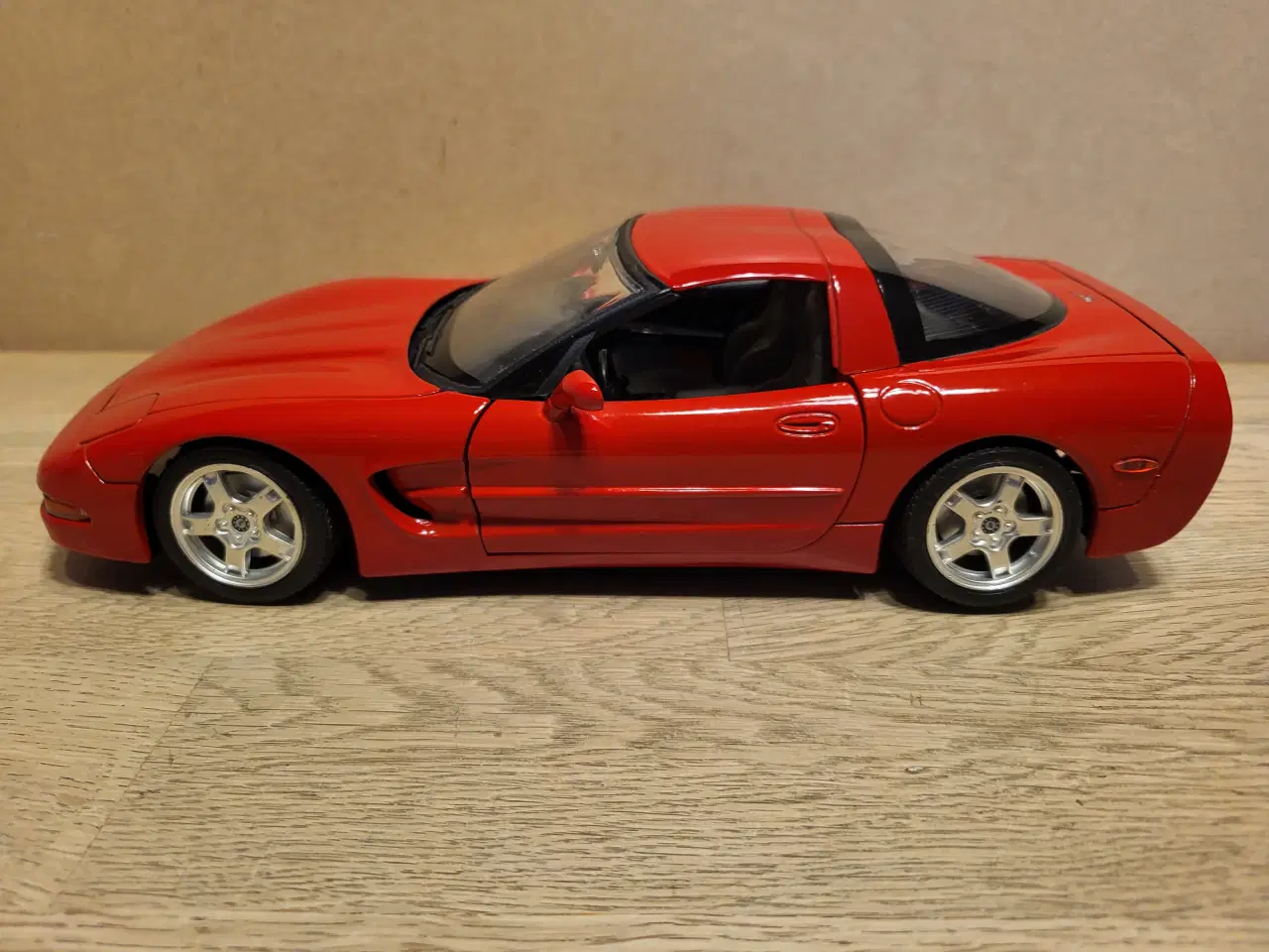 Billede 2 - Modelbil. Chevrolet Corvette C5 (1997). Skala 1/18