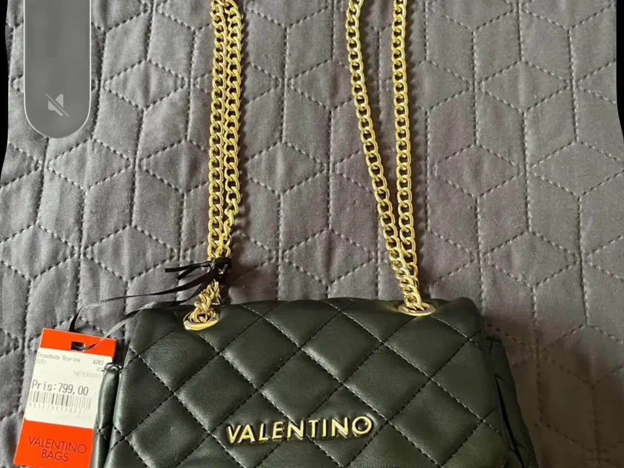 Billede 2 - Sort Valentino taske med guld