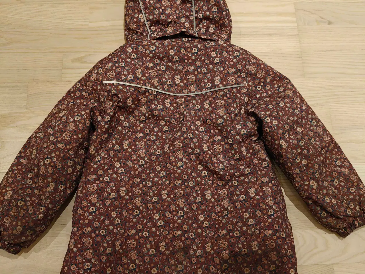 Billede 4 - Flot vinterjakke (Zig Zag) str 4 år/104