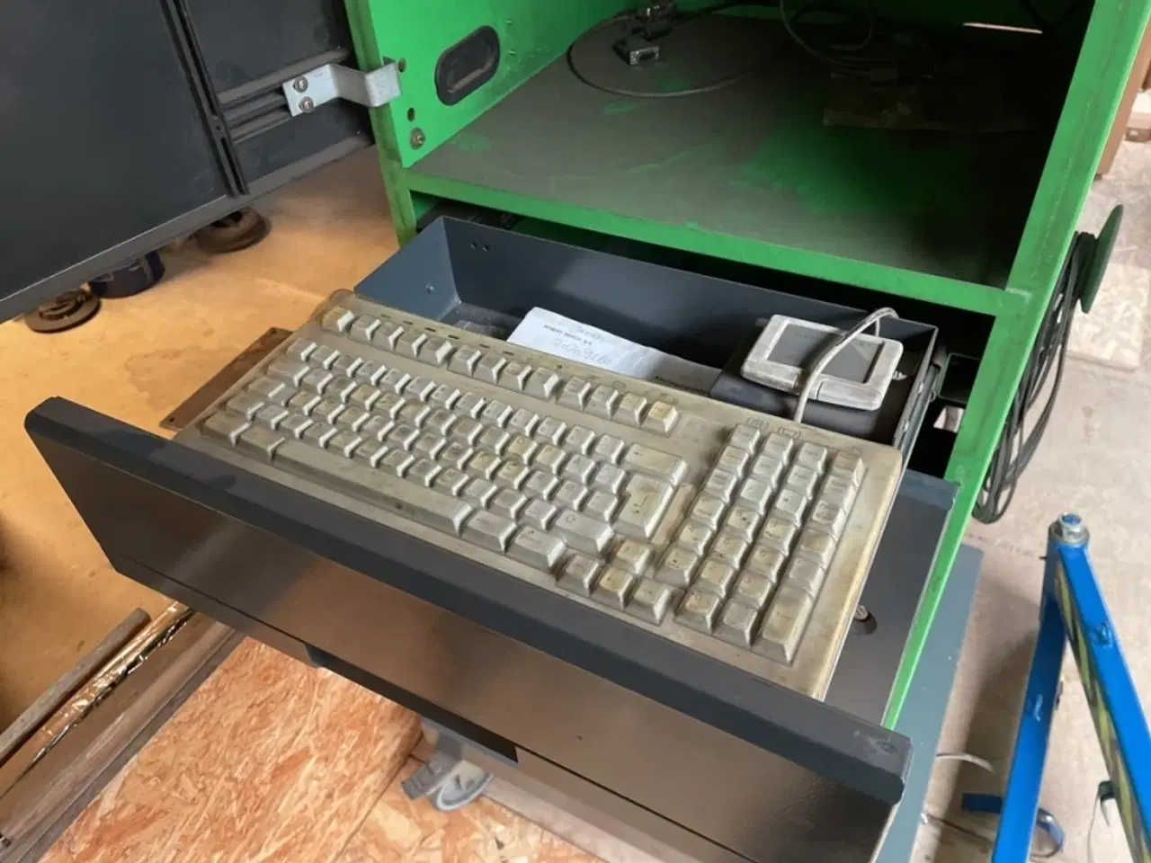 Billede 3 - Kabinet til bosch tester