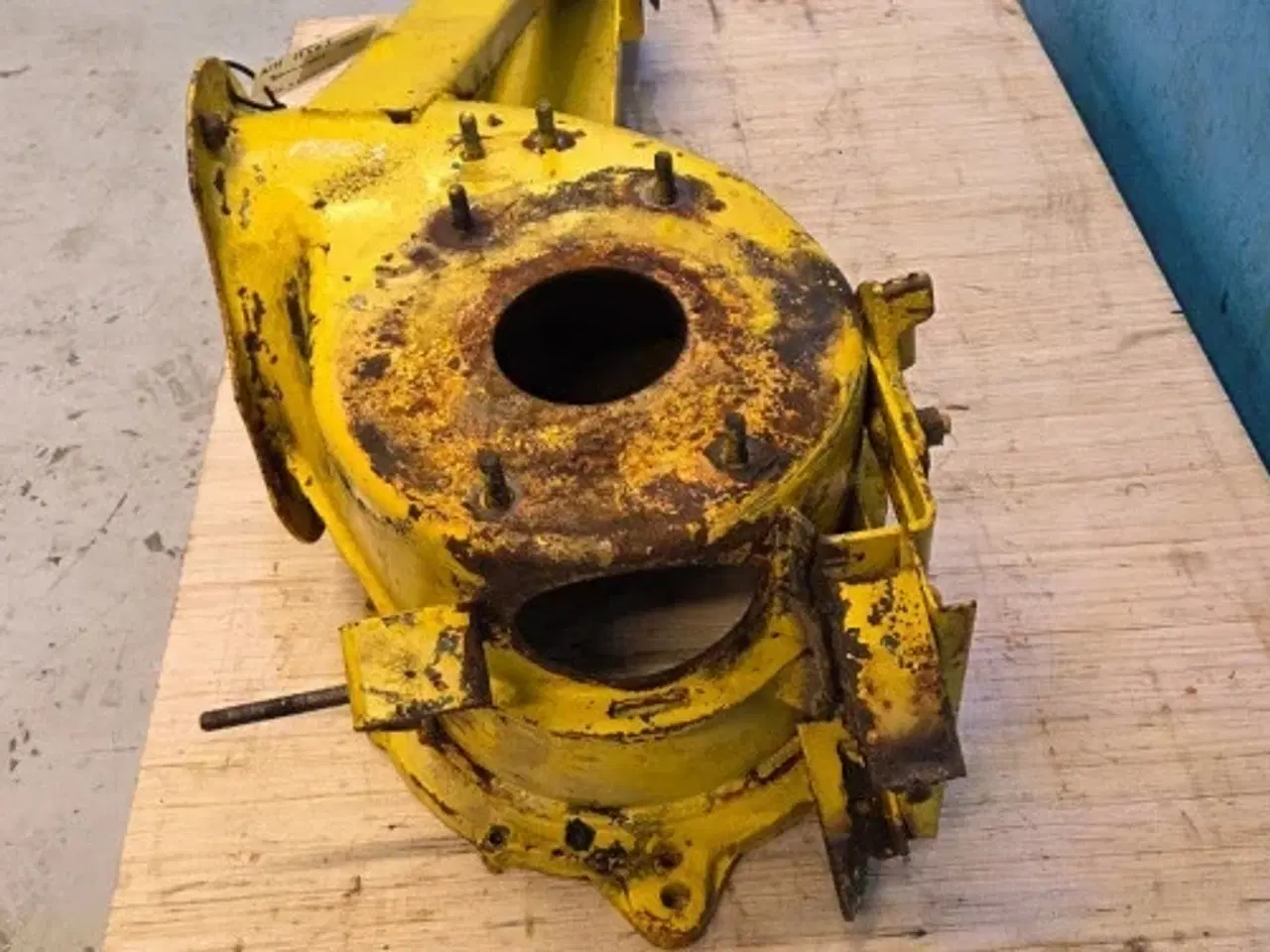 Billede 12 - New Holland 1550S Tømmerør Hus 80350390