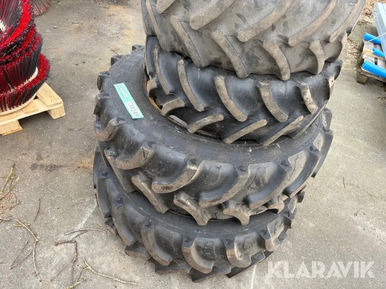 Billede 2 - Hjul New Holland 4040 300/70R20 - 380/70R28 4 styk