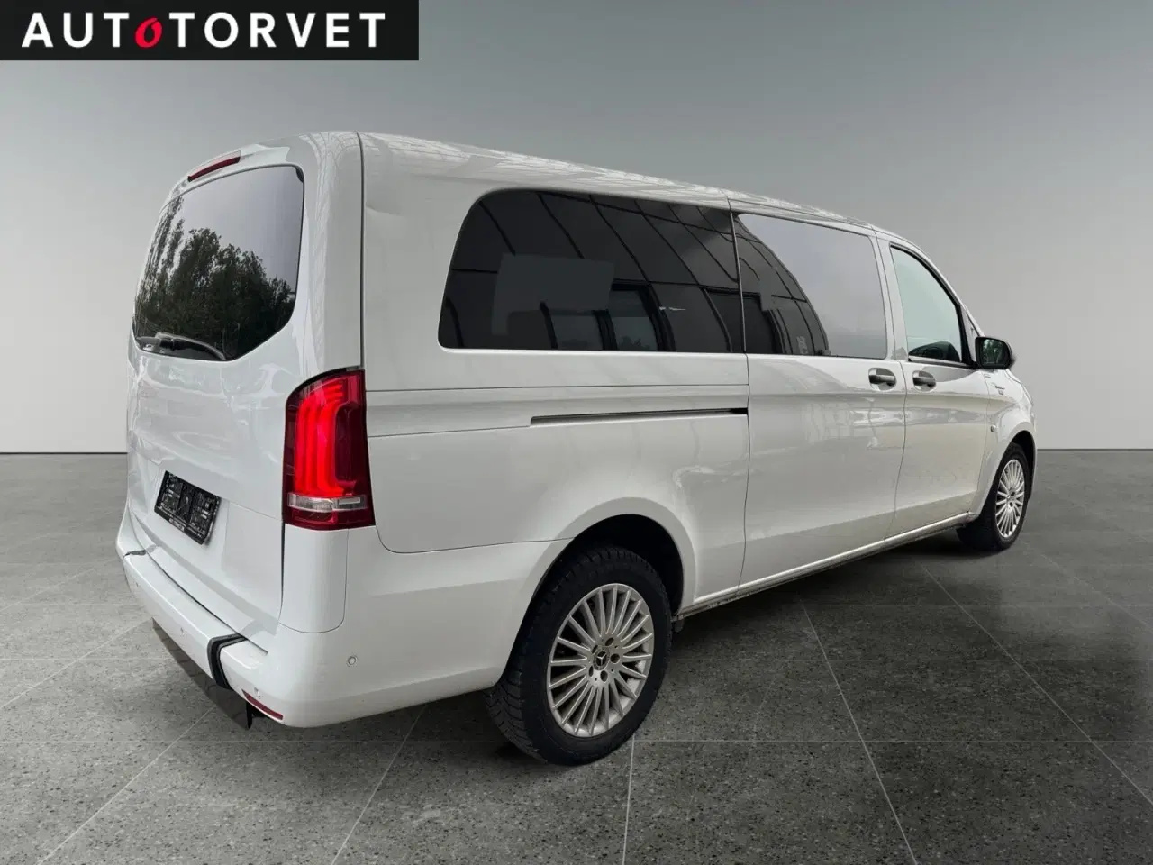 Billede 2 - Mercedes eVito 129  Tourer PRO L