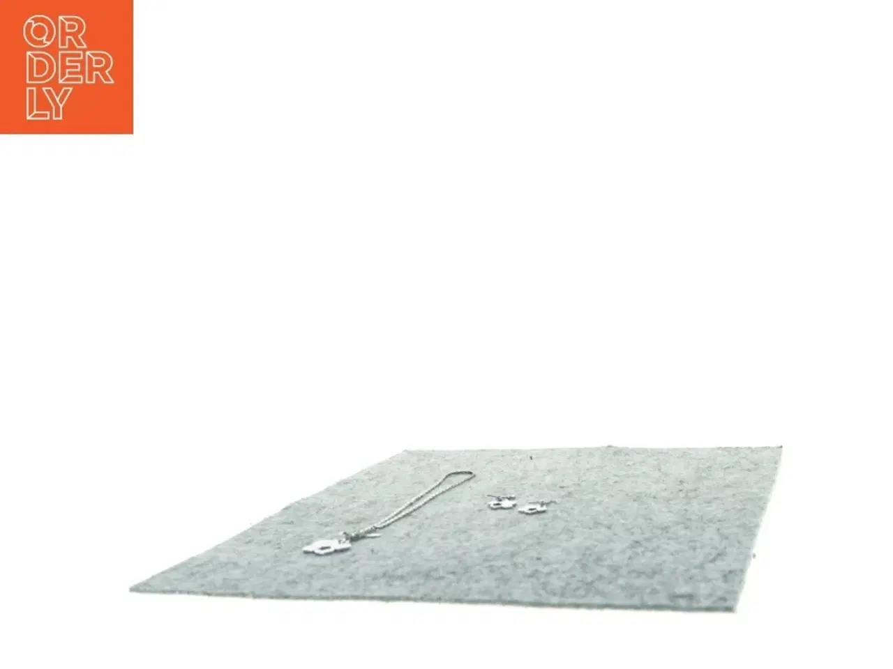 Billede 4 - Halskæde og øreringe (str. 25 cm)