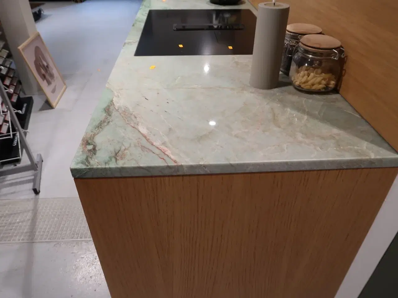 Billede 4 - Køkkenø i egetræ m. marmorbordplade FORM PLUS+