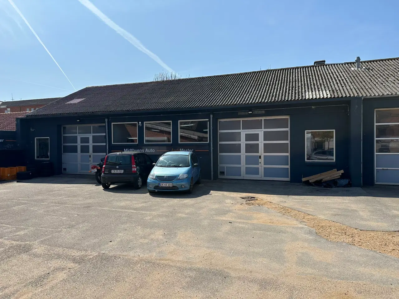 Billede 4 - værksteds / ledhejseporte