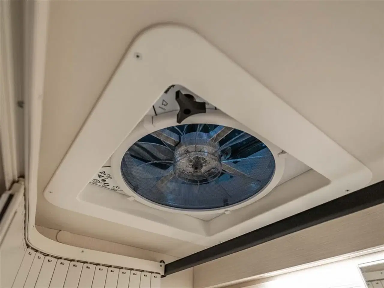 Billede 9 - 2026 - Tourne 6.4 Select aut. gear - Black Tournes topmodel med langsgående senge