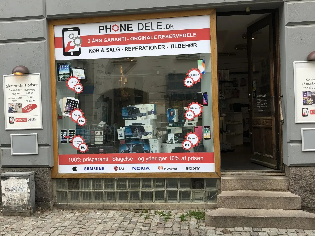 Billede 1 - God placering midt i byen