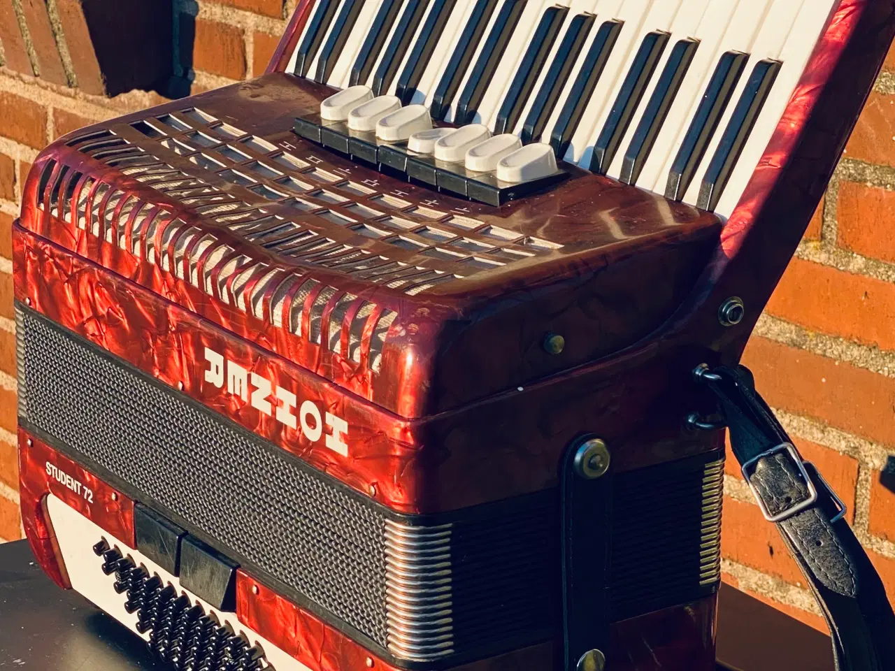 Billede 4 - Hohner Student 72 – solid og velspillende harmonik