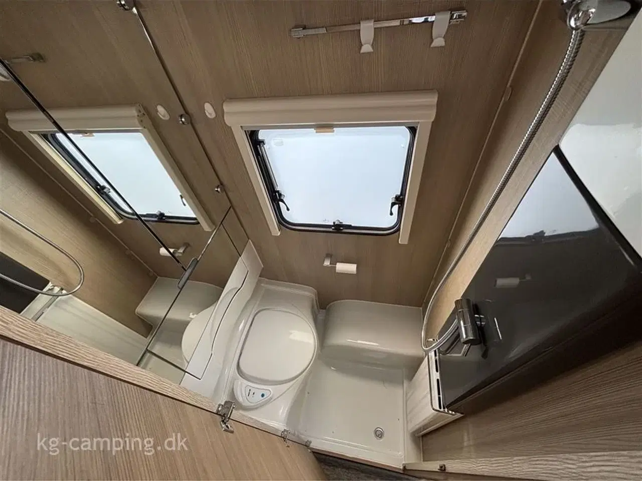 Billede 6 - 2020 - Adria Adora 502 UL Supreme Edition   Enkeltsenge og centralvarme!
