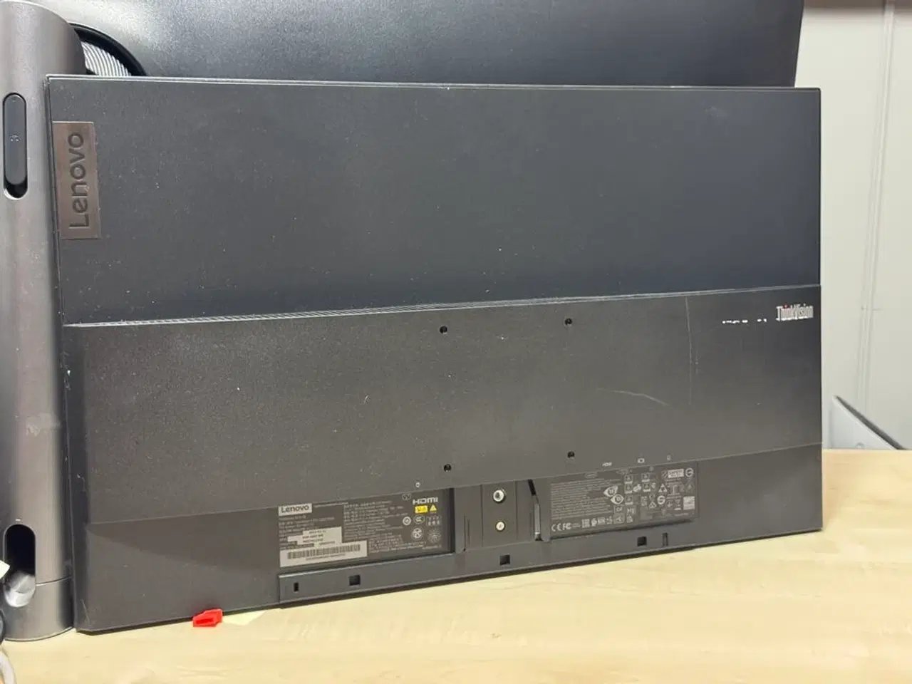 Billede 3 - 2 stk. Skærme, LENOVO Thinkvision S27e-20 inkl. Bordbeslag