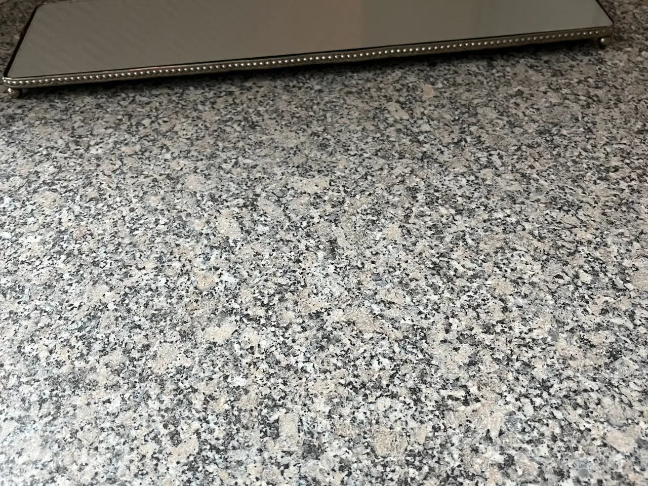 Billede 3 - Fin spejl til og pynte på