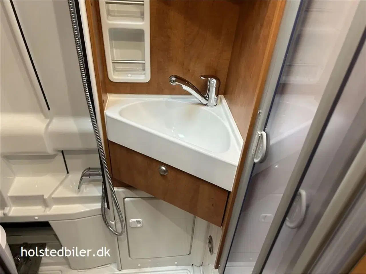 Billede 14 - 2019 - Carthago malibu 600 DB   Automatgear, km 31000, dieselfyr med indb. el-patron m.m.