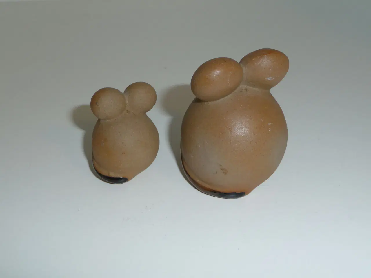 Billede 2 - 2 små mus i stentøj eller keramik