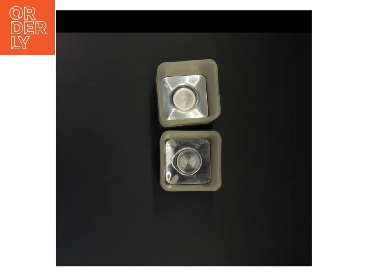 Billede 3 - MENU lysestager i stål og frostet glas fra Menu (str. 9 x 13 cm)