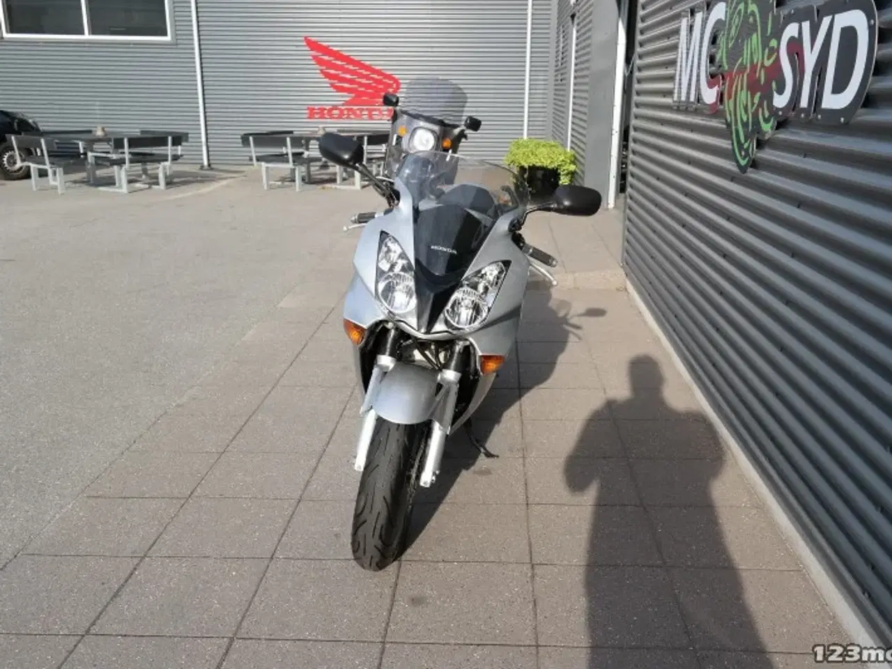 Billede 14 - Honda VFR 800 F MC-SYD       BYTTER GERNE