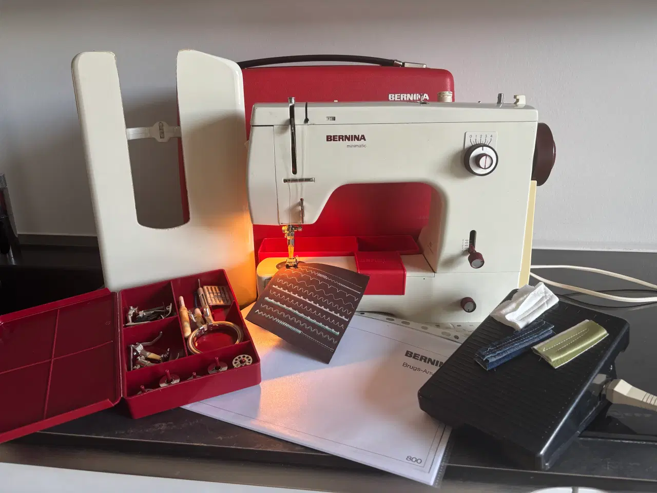 Billede 1 -  Bernina. minimatic 807 symaskine 