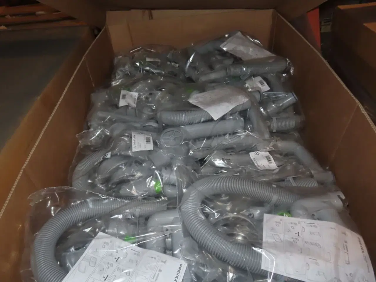 Billede 3 - 2 paller med vandlåse til dobbelt håndvaske