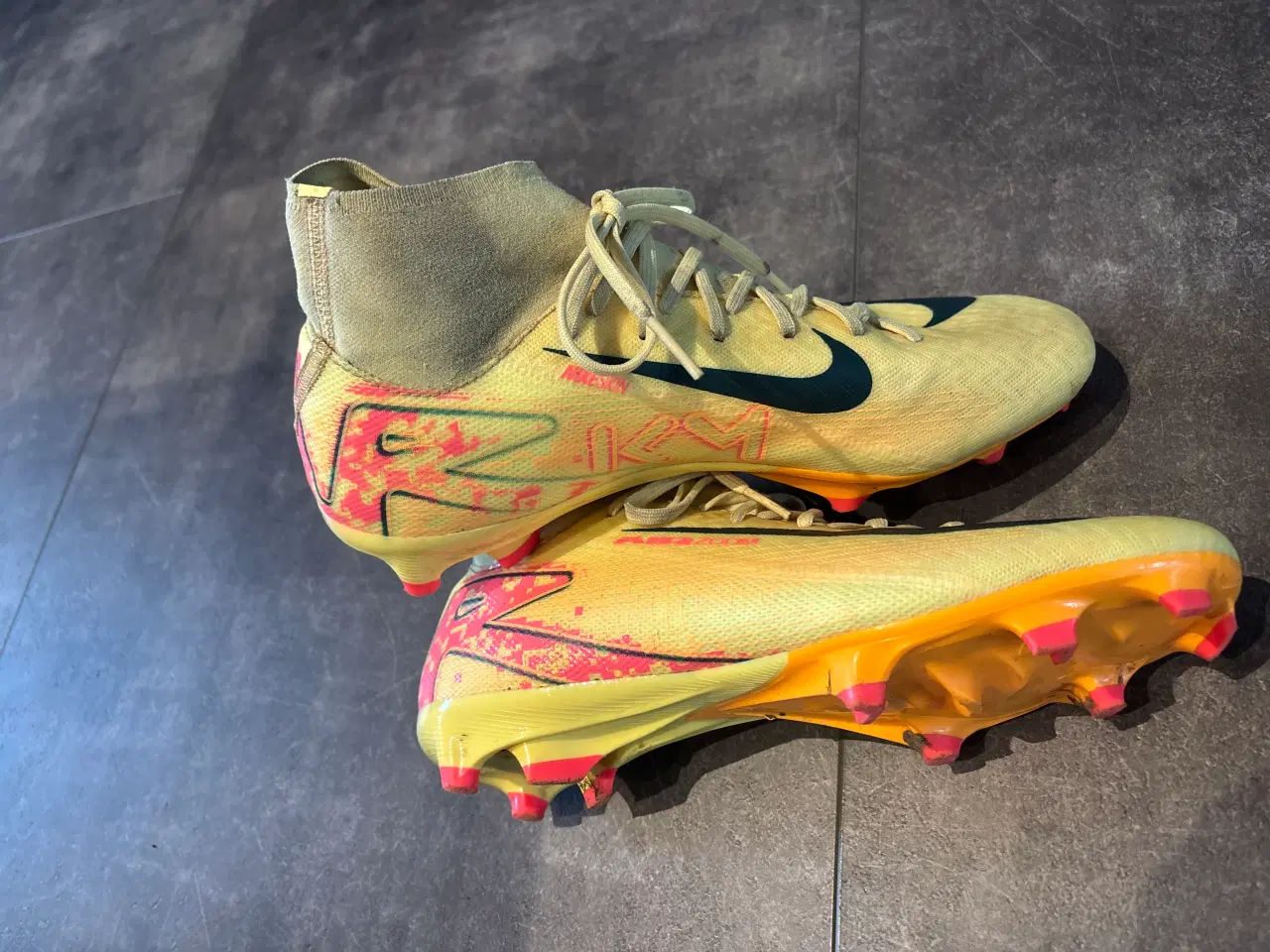 Billede 1 - Fine fodboldstøvler - kun lidt brugt 