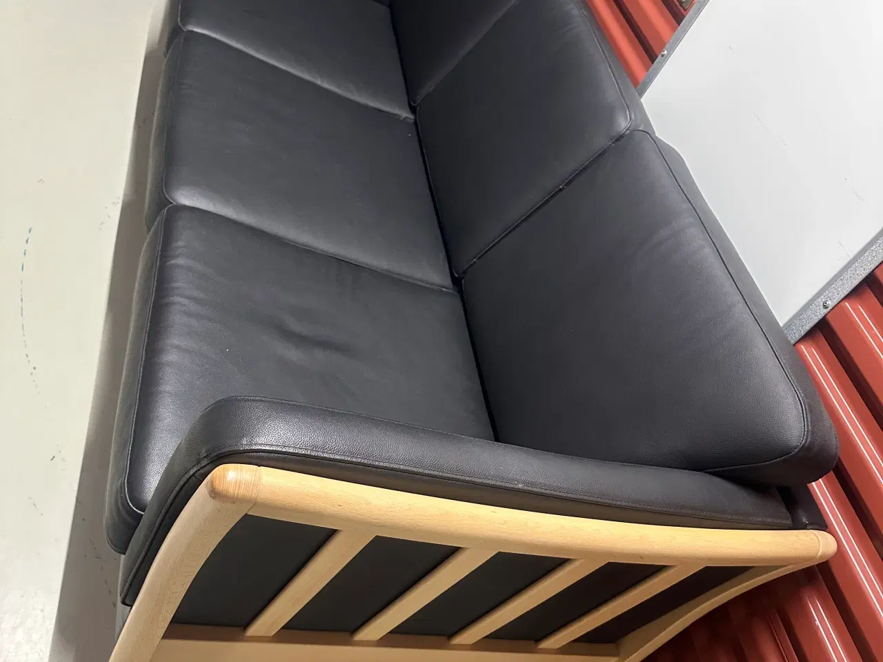 Billede 3 - Sofa i sort skind 