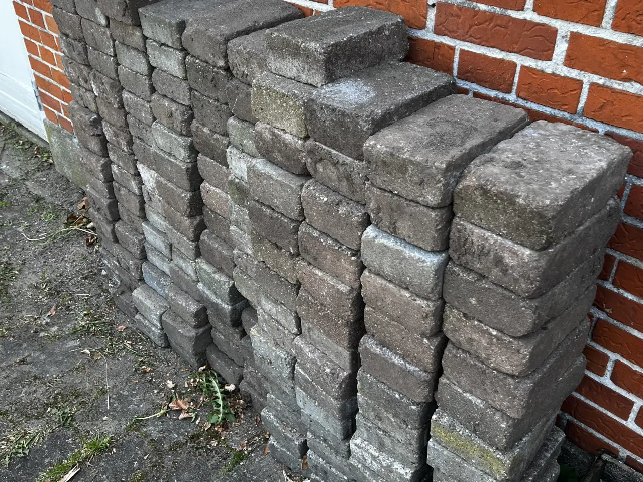 Billede 2 - Fliser i grå og rød