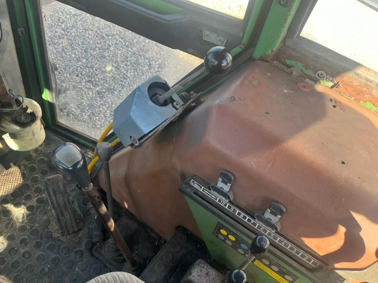 Billede 6 - Fendt 308 LS Farmer Turbomatik med frontlæsser og skovinddækning