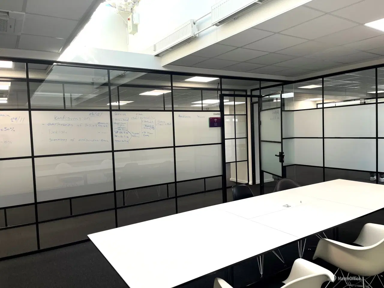 Billede 3 - Stor lager m. vareelevator og istandsat kontor med klimaanlæg