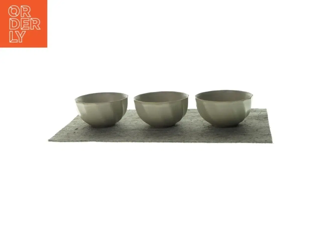 Billede 1 - Skåle 3 stk.  (str. 7 x 12cm)