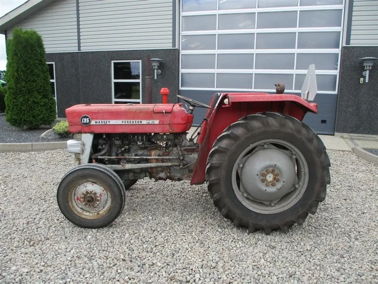 Billede 9 - Massey Ferguson 135 Sjælden Benzin MF135. Den starter og går godt