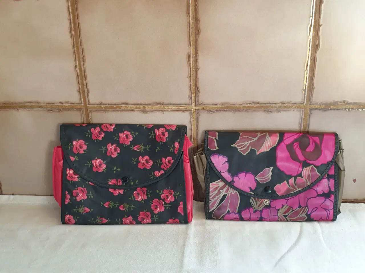 Billede 2 - GRATIS Smykker Hårpynt Toiletpunge SE flere fotos